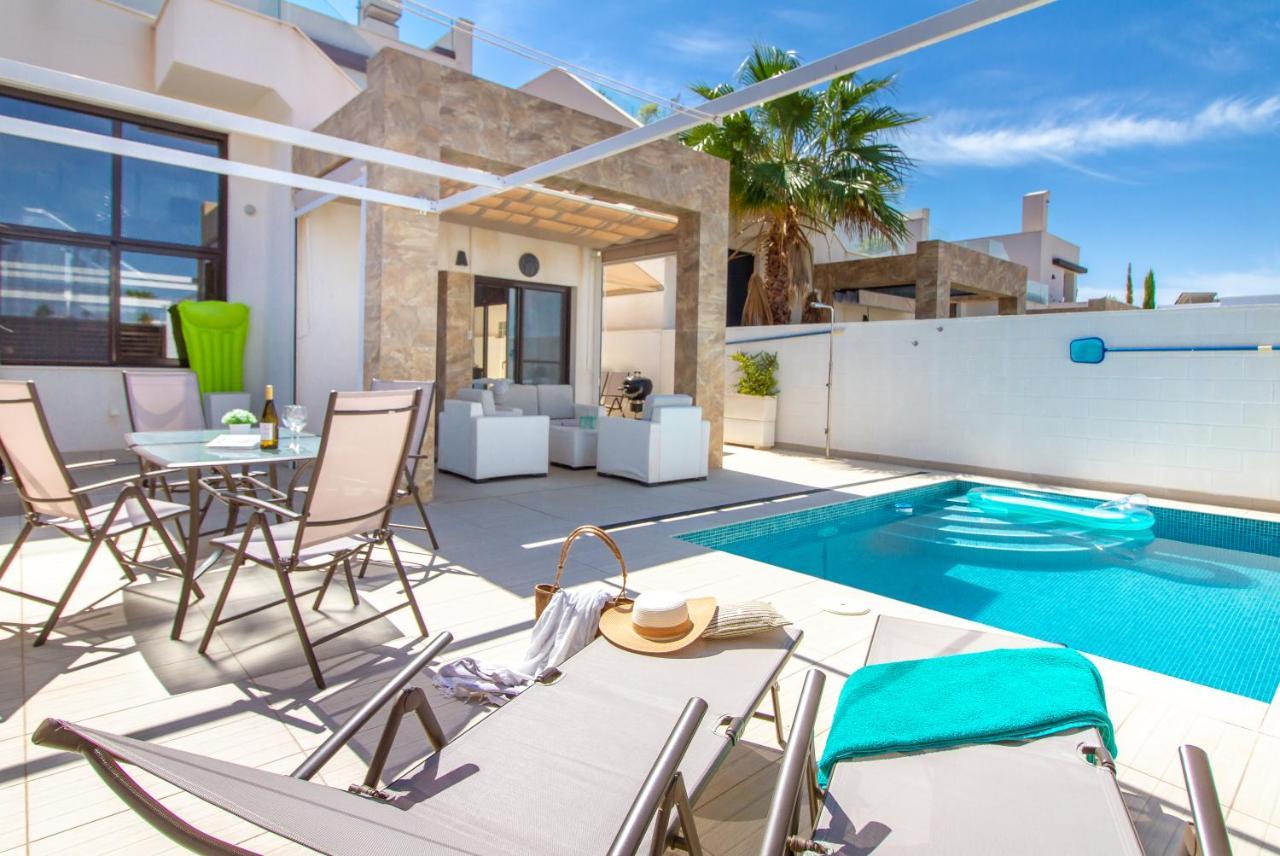 Villa Nina With Pool ロハレス エクステリア 写真