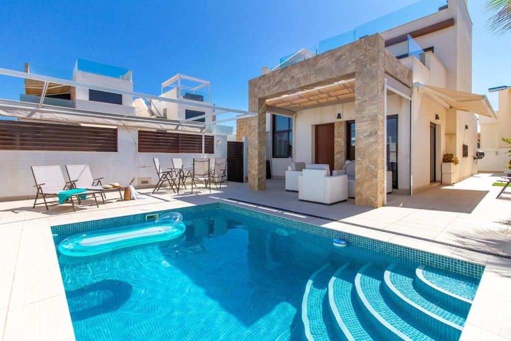 Villa Nina With Pool ロハレス エクステリア 写真